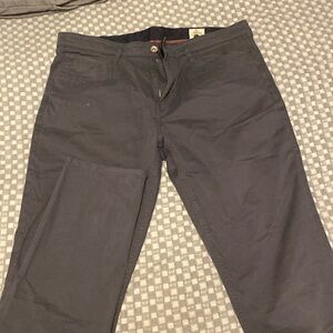 Men’s gray pants